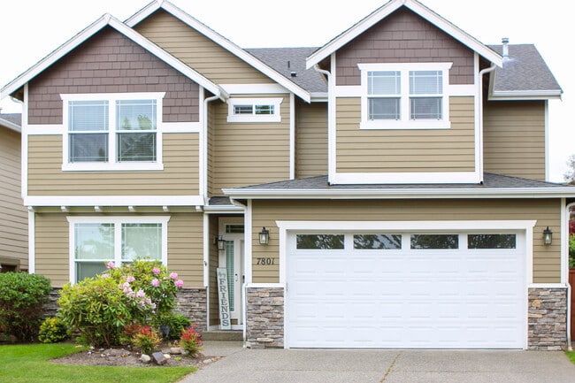 property at 7801 Rushmore Ave NE