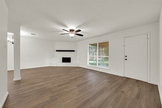 5315 11th St in Katy, TX - Building Photo - Building Photo