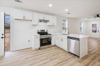 5186 Broken Oak Dr in Memphis, TN - Building Photo - Building Photo