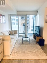 19 Western Battery Rd in Toronto, ON - Building Photo