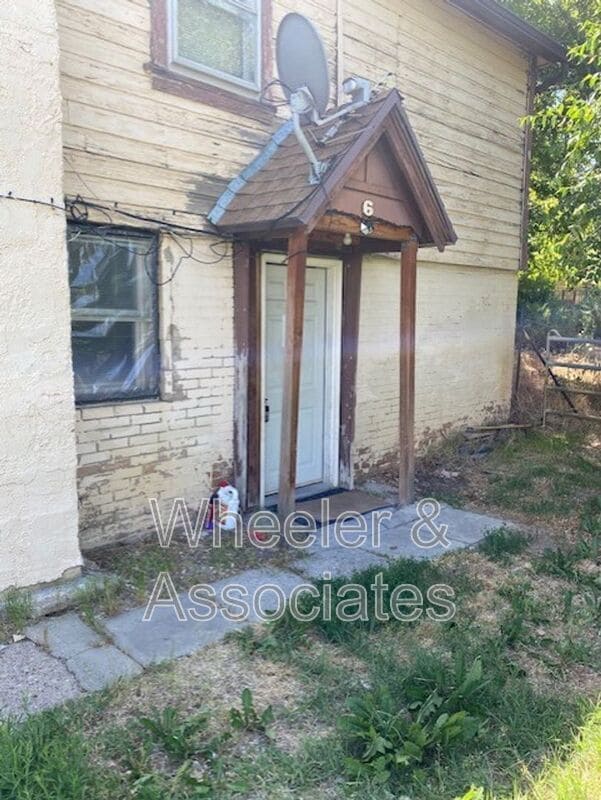 493 N Harrisville Rd in Harrisville, UT - Building Photo - Building Photo