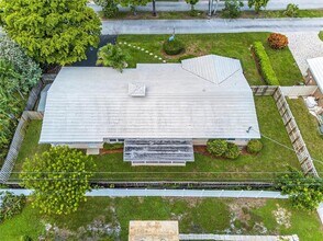 2750 SE 3rd St in Pompano Beach, FL - Building Photo - Building Photo