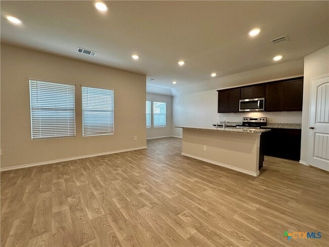 713 Signe in Seguin, TX - Building Photo - Building Photo