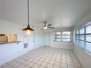 4009 SE 19th Ave in Cape Coral, FL - Building Photo - Building Photo