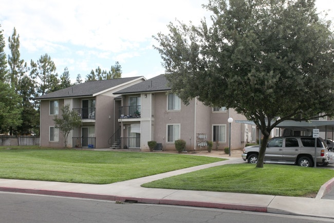 Jacobs Square in Exeter, CA - Foto de edificio - Building Photo