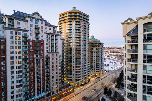 Discovery Pointe in Calgary, AB - Building Photo - Building Photo