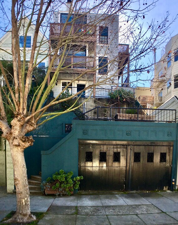 181 Liberty St in San Francisco, CA - Building Photo