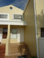 4535 SW 68th Ct Cir in Miami, FL - Building Photo