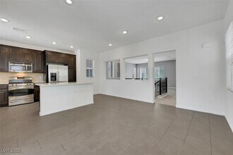 8685 Estrella Bonita Ct in Las Vegas, NV - Building Photo - Building Photo