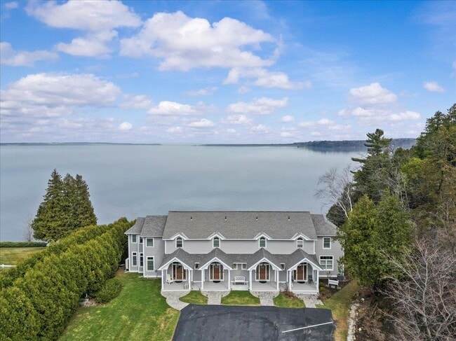 38 Pebble Beach Rd in Colchester, VT - Building Photo - Building Photo