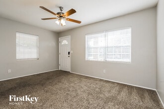 425 Hampton Ave in Lakeland, FL - Foto de edificio - Building Photo