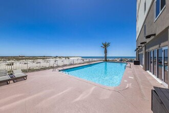 561 E Beach Blvd in Gulf Shores, AL - Foto de edificio - Building Photo