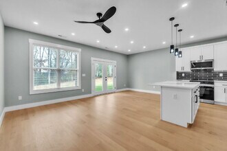 610 N Shamrock Ave in Landrum, SC - Building Photo - Building Photo