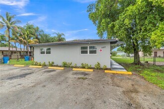 5807 SW 27th St in West Park, FL - Building Photo - Building Photo