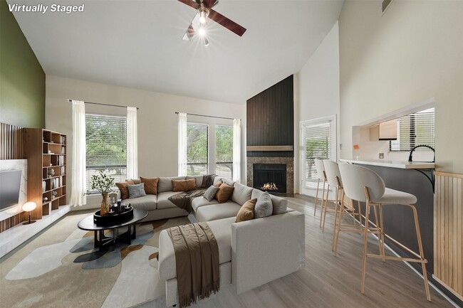 4144 Greystone Way, Unit 305 in Sugar Land, TX - Building Photo - Building Photo