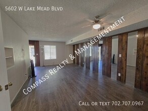 5602 W Lake Mead Blvd in Las Vegas, NV - Building Photo - Building Photo