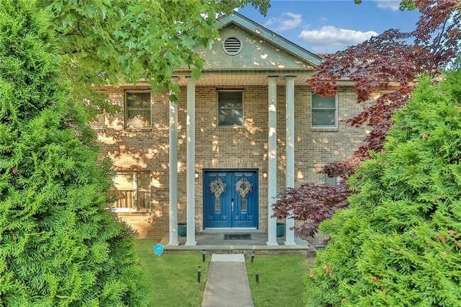 property at 433 New Rochelle Rd