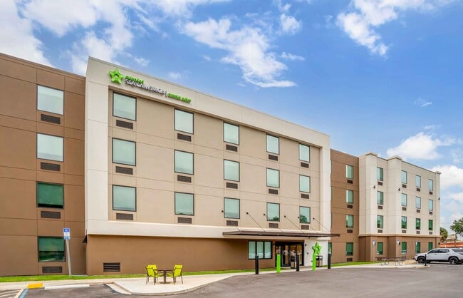 Furnished Studio-Pensacola in Pensacola, FL - Foto de edificio - Building Photo