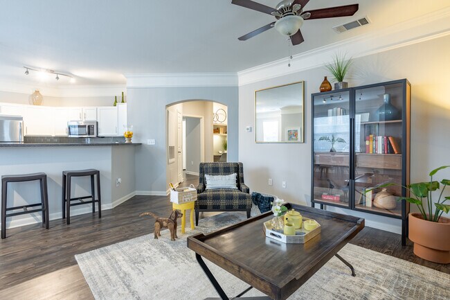 Parmer Place in Austin, TX - Foto de edificio - Interior Photo