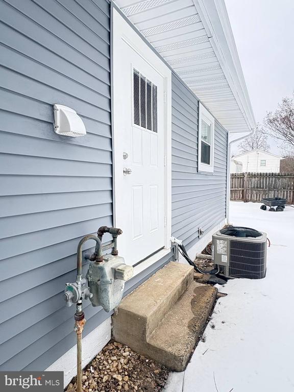 property at 13223 Hawthorn Ln