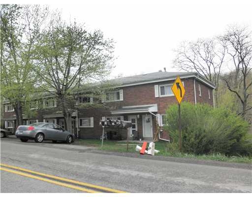 720-730 Brownstown Rd in North Huntingdon, PA - Building Photo