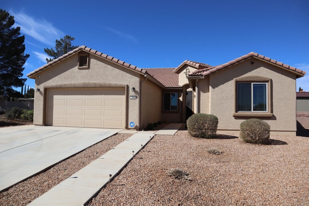 2300 E Piccadilly Dr in Sierra Vista, AZ - Building Photo