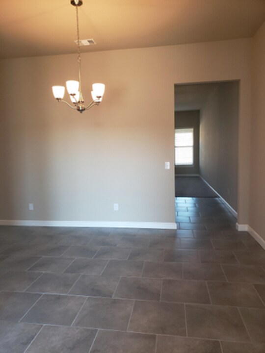 2200 Ailsa Rd in Yukon, OK - Building Photo