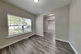 351 Jenna Ln in Dallas, GA - Building Photo - Building Photo