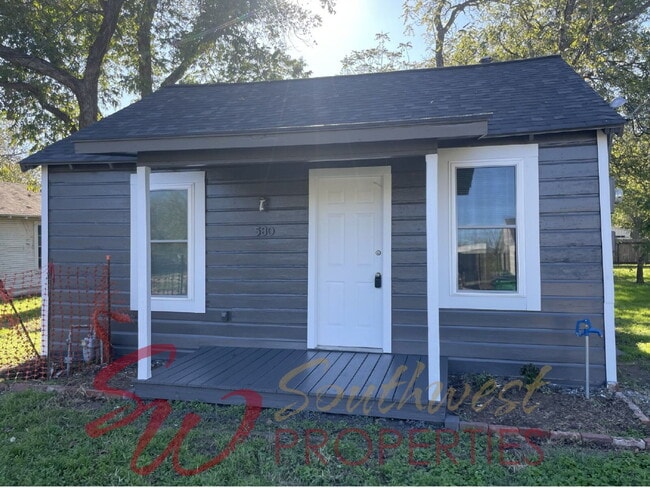 property at 580 S Minter St