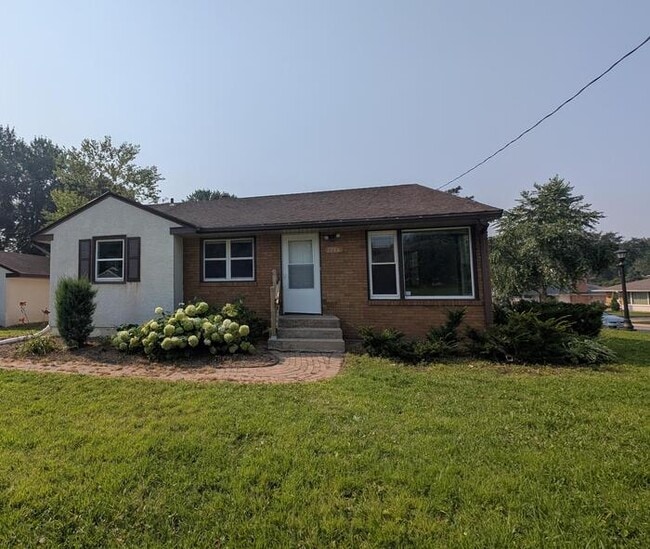 property at 1938 Larpenteur Ave E