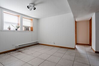 2622 W Gunnison St in Chicago, IL - Building Photo - Building Photo