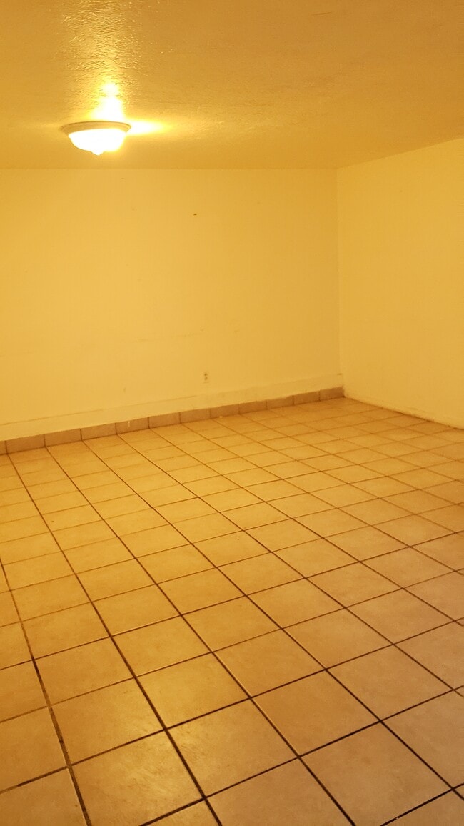 222 W Murrill St, Unit A in Baytown, TX - Building Photo - Building Photo