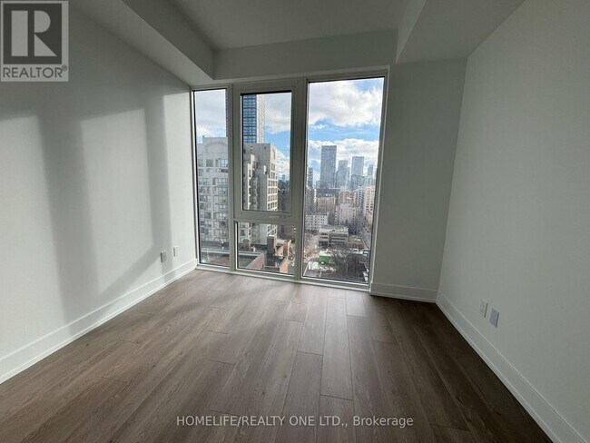 308 Jarvis St in Toronto, ON - Building Photo - Building Photo