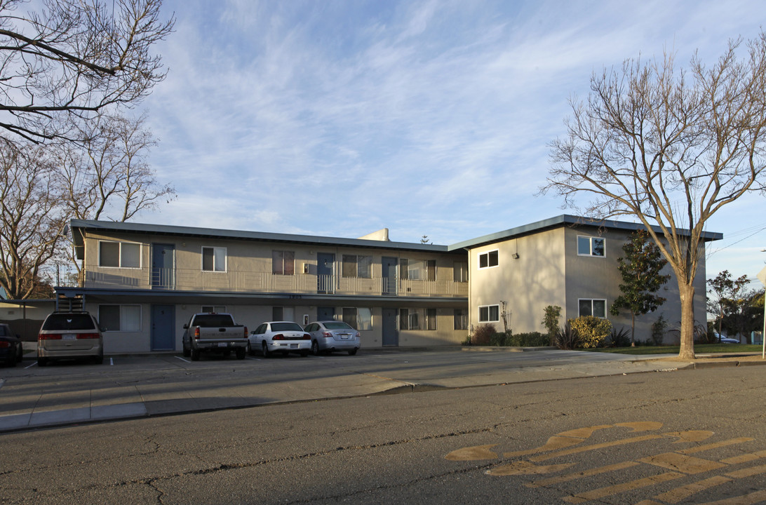 1905 E 19th St in Oakland, CA - Building Photo