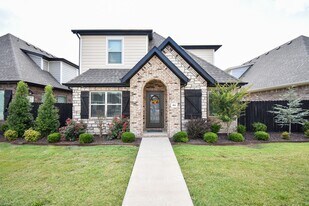 804 N Malbec Rd in Fayetteville, AR - Building Photo