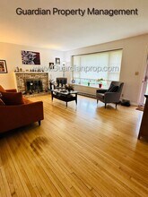 5017 W 60th St in Minneapolis, MN - Building Photo - Building Photo