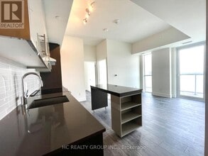 188 Fairview Mall Dr in Toronto, ON - Building Photo - Building Photo