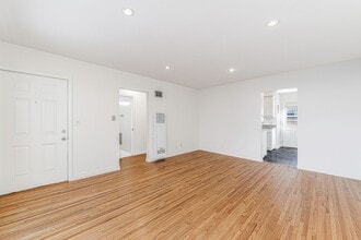 809 Flora Dr in Inglewood, CA - Foto de edificio - Building Photo