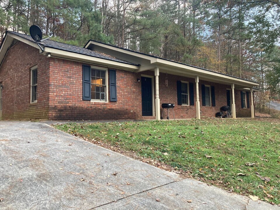 249 Mountain View Rd SE in Rome, GA - Foto de edificio