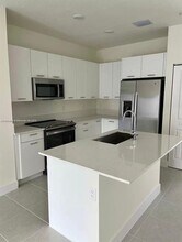 8167 NW 41st St in Doral, FL - Building Photo - Building Photo