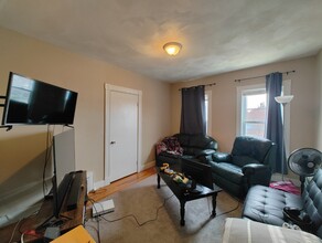 9 Medford St, Unit 2 in Medford, MA - Building Photo - Building Photo