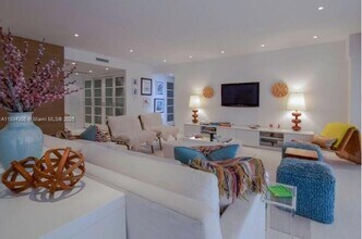 1800 NE 114th St, Unit 506 in Miami, FL - Foto de edificio - Building Photo