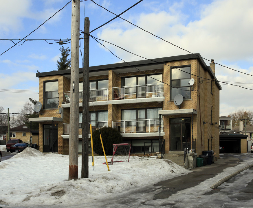 16-18 Annapearl Ct in Toronto, ON - Building Photo