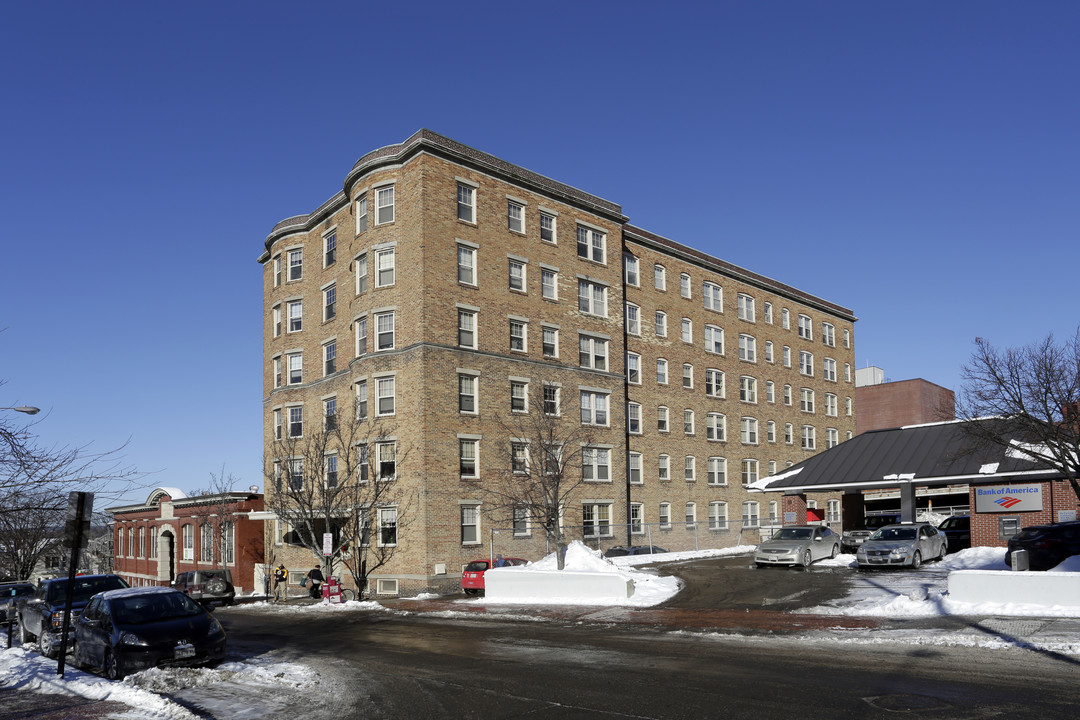 The Ambassador in Portland, ME - Foto de edificio