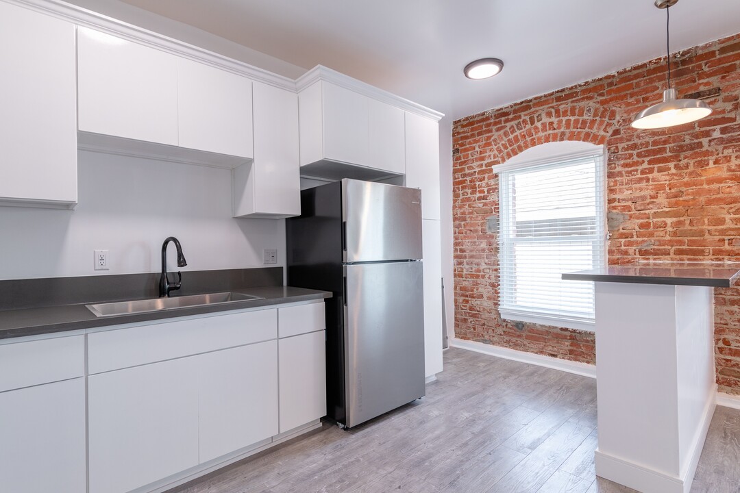 Newly Remodeled Units with Brick Exposure in Los Angeles, CA - Building Photo