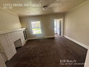 15711 Friend Ave in Maple Heights, OH - Building Photo - Building Photo