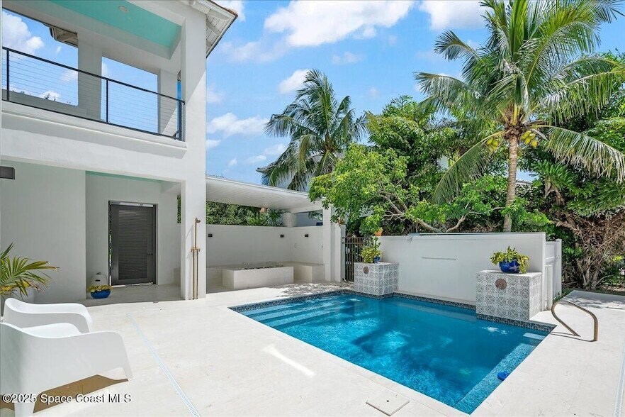 7707 Kiawah Way in Melbourne Beach, FL - Building Photo