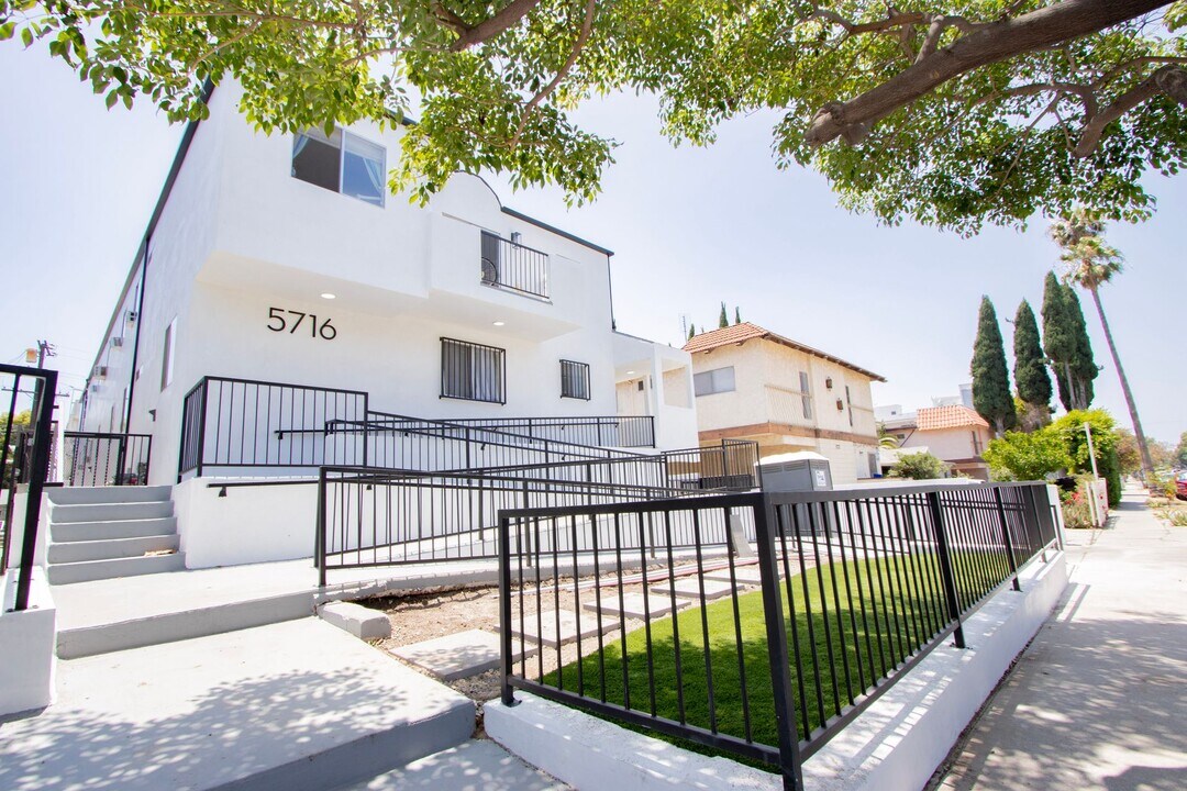 Lexington 5716 Propco LLC in Los Angeles, CA - Building Photo