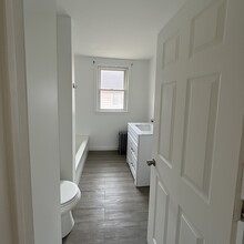 61 Kimberly Ave, Unit #2 in Springfield, MA - Building Photo - Building Photo