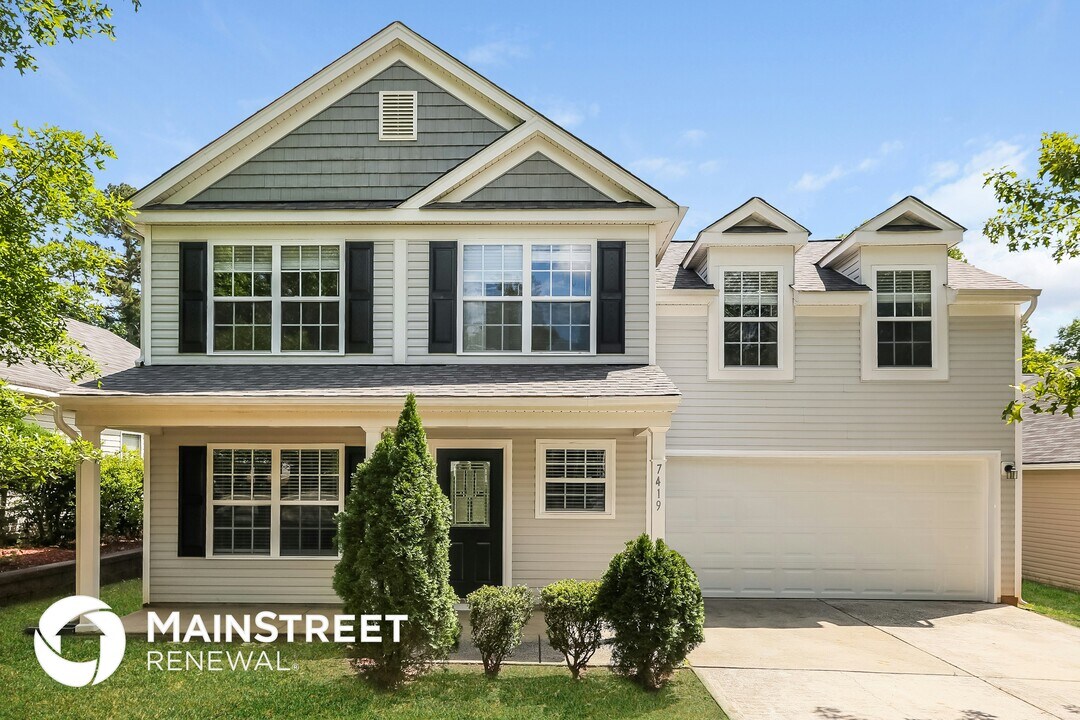 7419 Mary Jo Helms Dr in Charlotte, NC - Foto de edificio